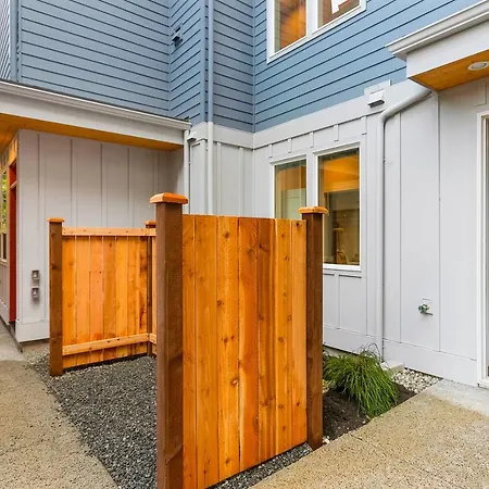 Skywalker Rebel Base Apartment Seattle Exterior photo
